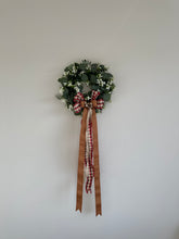 Load image into Gallery viewer, Wreath with handmade bow
