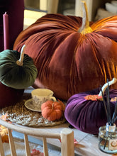 Load image into Gallery viewer, Medium Velvet Pumpkin Aubergine
