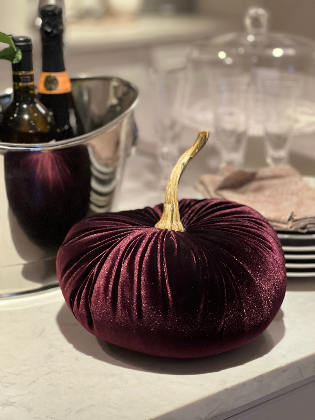 Medium Velvet Pumpkin Aubergine