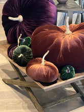 Load image into Gallery viewer, Pumpkin Dark Green
